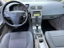 Volvo S40 2.4 D5 Edition II automaat 5 cilinder,bj.2007,kleur:zwart.Climate,Sportvelgen,Cruise,APK 02/2027 en NAP met 354307 km.