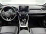 Toyota RAV4 2.5 Hybrid AWD Bi-Tone | 1650KG trekgewicht | Stoel+stuurverwarming | Elektrische Achterklep | Parkeersensoren Voor+achter | Draadloze telefoonlader | Apple CarPlay/Android Auto | Cruise Control Adaptive |