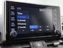 Toyota RAV4 2.5 Hybrid AWD Bi-Tone | 1650KG trekgewicht | Stoel+stuurverwarming | Elektrische Achterklep | Parkeersensoren Voor+achter | Draadloze telefoonlader | Apple CarPlay/Android Auto | Cruise Control Adaptive |