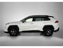 Toyota RAV4 2.5 Hybrid AWD Bi-Tone | 1650KG trekgewicht | Stoel+stuurverwarming | Elektrische Achterklep | Parkeersensoren Voor+achter | Draadloze telefoonlader | Apple CarPlay/Android Auto | Cruise Control Adaptive |