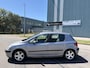 Peugeot 307 2.0-16V XTi 5-Deurs 136 PK. Mooie en zeer fijn rijdende auto van de tweede eigenaar !!! Alle keuringen toegestaan !!