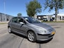 Peugeot 307 2.0-16V XTi 5-Deurs 136 PK. Mooie en zeer fijn rijdende auto van de tweede eigenaar !!! Alle keuringen toegestaan !!