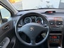 Peugeot 307 2.0-16V XTi 5-Deurs 136 PK. Mooie en zeer fijn rijdende auto van de tweede eigenaar !!! Alle keuringen toegestaan !!