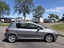 Peugeot 307 2.0-16V XTi 5-Deurs 136 PK. Mooie en zeer fijn rijdende auto van de tweede eigenaar !!! Alle keuringen toegestaan !!