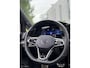 Volkswagen Golf 8 1.5 eTSI 3x R-Line DSG PANO IQ SFEER BLACK