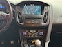 Ford Focus Wagon 1.0 ST-Line | Candy red | Trekhaak | NL origineel