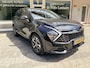 Kia Sportage 1.6 T-GDi Hybrid DynamicPlusLine Panorama dak/Verw. stoelen V.+A/Achteruitr. camera/Apple carplay/Climate contr./elektr. in hoogte verst.bare stoel/Dode hoek detect./Cruise contr. adapt./Keyless entry +start/stop/Navi Full m