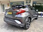 Toyota C-HR / C-HR+ 1.8 Hybrid Style Lederen bekleding/Autom. airco/Audio Primium/Verw. buitenspieg./Cruise contr. adapt./Dode hoek detectie/Navi Full map/Parkeersens. v.+a./Verw. voorstoelen/L/M 18 Inch