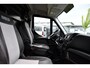 IVECO Daily 35S14V 2.3 L2H2 Cruise, LED, 3500kg Trekhaak, Automaat, Bluetooth, Geveerde stoel, Sensoren, Uniek!