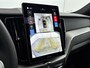 Volvo XC60 T6 Recharge Plus Black Edition | 21" | Panoramadak | Head Up | 360 Camera | Trekhaak | Harman Kardon | Full LED | Elektr. verst. Sportstoelen | Adaptieve Cruise | BLIS | Stoel/Stuur/Achterbankverwarming