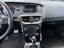 Volvo V40 1.5 T3 Polar+ Sport | R-Design | Trekhaak | Achteruitrijcamera | Parkeersensoren | Parkeerassistent | Panoramadak | Harman Kardon Audio | LED Koplampen | Keyless Entry | Alarm