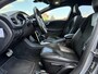 Volvo V40 1.5 T3 Polar+ Sport | R-Design | Trekhaak | Achteruitrijcamera | Parkeersensoren | Parkeerassistent | Panoramadak | Harman Kardon Audio | LED Koplampen | Keyless Entry | Alarm