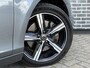 Volvo V40 1.5 T3 Polar+ Sport | R-Design | Trekhaak | Achteruitrijcamera | Parkeersensoren | Parkeerassistent | Panoramadak | Harman Kardon Audio | LED Koplampen | Keyless Entry | Alarm