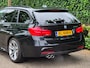 BMW 3-Serie Touring 320i M Sport B48 6WB Apple CarPlay Trekhaak Shadowline GR Navi Touch Angle 320i Corporate Lease High Executive