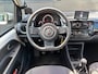 Volkswagen Up! 1.0 move up! BlueMotion / Airco / Navigatie / Dealer onderhouden!