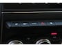Renault Clio 1.0 TCe Zen / Multimedia systeem / Parkeersensoren / Trekhaak / stoelverwarming / Airco met climate control / enz.