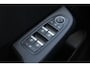 Renault Clio 1.0 TCe Zen / Multimedia systeem / Parkeersensoren / Trekhaak / stoelverwarming / Airco met climate control / enz.
