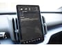 Volvo EX30 Cross Country 428PK Twin Performance Ultra AWD / Cross Country Experience-pakket/ Adaptieve cruise control/ Panoramadak/ BLIS/ Parkeersensoren met 360 camera / Getint Glas / Stoel en stuurwielverwarming / Elektrische stoelen / Apple carplay / Elektrische achterklep / Keyless entry
