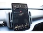 Volvo EX30 Cross Country 428PK Twin Performance Ultra AWD / Cross Country Experience-pakket/ Adaptieve cruise control/ Panoramadak/ BLIS/ Parkeersensoren met 360 camera / Getint Glas / Stoel en stuurwielverwarming / Elektrische stoelen / Apple carplay / Elektrische achterklep / Keyless entry