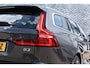Volvo V60 2.0 B3 Inscription | Trekhaak | Parkeerverwarming | Panoramadak | Achteruitrijcamera | Parkeersensoren | Harman Kardon Audio | Stoelverwarming voor en achter |