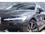 Volvo V60 2.0 B3 Inscription | Trekhaak | Parkeerverwarming | Panoramadak | Achteruitrijcamera | Parkeersensoren | Harman Kardon Audio | Stoelverwarming voor en achter |