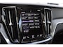 Volvo V60 2.0 B3 Inscription | Trekhaak | Parkeerverwarming | Panoramadak | Achteruitrijcamera | Parkeersensoren | Harman Kardon Audio | Stoelverwarming voor en achter |