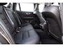 Volvo V60 2.0 B3 Inscription | Trekhaak | Parkeerverwarming | Panoramadak | Achteruitrijcamera | Parkeersensoren | Harman Kardon Audio | Stoelverwarming voor en achter |