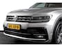 Volkswagen Tiguan 2.0 TSI 4Motion Highline Business R 180 PK | R-Line | Elek. Trekhaak | Adapt. Cruise | Stoel-+Bankverw. | PDC | Camera | NAV + App. Connect | ECC | Elek. Klep | LM 19" |
