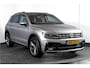Volkswagen Tiguan 2.0 TSI 4Motion Highline Business R 180 PK | R-Line | Elek. Trekhaak | Adapt. Cruise | Stoel-+Bankverw. | PDC | Camera | NAV + App. Connect | ECC | Elek. Klep | LM 19" |