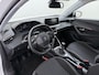 Peugeot 2008 SUV Active 130pk | Navigatie | Climate Control | Cruise Control | Parkeersensoren | Elektrisch inklapbare spiegels | Led koplampen | Bluetooth | Apple CarPlay / Android Auto | DAB+ radio | Automatisch dimlicht | Regensensor | Multifunctioneel lederen stuurwiel | 16” lichtmetalen velgen |