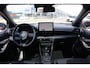 Toyota Yaris 1.5 HYBRID 130 EXECUTIVE NIEUW! BLIND-SPOT JBL-AUDIO HUD PANODAK P-SENSOREN STOEL/STUURVERW KEYLESS APPLE/ANDROID AD-CRUISE