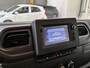 Renault Master T35 2.3 dCi 135Pk L2H2 Work Edition | Betimmering | Navigatie | Trekhaak | Parkeersensoren Voor & Achter | Achteruitrijcamera | Apple Carplay/Android Auto | Side Bars | Cruise Control | Airco | Elektrische ramen |