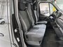 Renault Master T35 2.3 dCi 135Pk L2H2 Work Edition | Betimmering | Navigatie | Trekhaak | Parkeersensoren Voor & Achter | Achteruitrijcamera | Apple Carplay/Android Auto | Side Bars | Cruise Control | Airco | Elektrische ramen |
