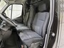 Renault Master T35 2.3 dCi 135Pk L2H2 Work Edition | Betimmering | Navigatie | Trekhaak | Parkeersensoren Voor & Achter | Achteruitrijcamera | Apple Carplay/Android Auto | Side Bars | Cruise Control | Airco | Elektrische ramen |