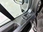 Renault Master T35 2.3 dCi 135Pk L2H2 Work Edition | Betimmering | Navigatie | Trekhaak | Parkeersensoren Voor & Achter | Achteruitrijcamera | Apple Carplay/Android Auto | Side Bars | Cruise Control | Airco | Elektrische ramen |