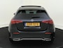 Mercedes-Benz A-klasse 180 AMG Line / Achteruitrijcamera / Panaroma-dak /