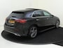 Mercedes-Benz A-klasse 180 AMG Line / Achteruitrijcamera / Panaroma-dak /