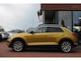 Volkswagen T-Roc 1.5 TSI *Sport* | Trekhaak | Carplay | Camera | Adaptive Cruise & Climate Control | Camera | Stoel & Stuur Verwarming | Navigatie | Privacy | PDC |