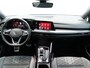 Volkswagen Golf 1.5 eTSI R-Line Business | 1e eigenaar | Trekhaak | Stoel- & stuurverwarming | Achteruitrijcamera | Apple carplay/Android auto | DAB |