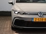Volkswagen Golf 1.5 eTSI R-Line Business | 1e eigenaar | Trekhaak | Stoel- & stuurverwarming | Achteruitrijcamera | Apple carplay/Android auto | DAB |