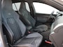 Volkswagen Golf 1.5 eTSI R-Line Business | 1e eigenaar | Trekhaak | Stoel- & stuurverwarming | Achteruitrijcamera | Apple carplay/Android auto | DAB |