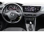 Volkswagen Polo 1.0 TSI Highline 95PK / 70kW, Door ons geleverd en onderhouden, 4 seizoenenbanden, parkeersensoren voor en achter (pdc), style interieur met zwarte dakhemel, 16" LMV, navigatie, adaptieve cruise control (acc), Apple Carplay & Android Auto, half lederen bekleding, verschillende rijmodi, elektrisch verstel- en verwarmbare buitenspiegels, DAB+, 2-zone climatronic, variabele laadvloer