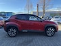 Toyota Yaris Cross HYBRID 130 EXECUTIVE PREMIUM-PACK NIEUW & DIRECT LEVERBAAR!!! BLIND-SPOT PARK-SENSOREN JBL-AUDIO LED-MATRIX STOELVERW EL-ACHTERKLEP