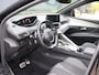 Peugeot 5008 130pk GT | 1ste eigenaar | Glazen dak | 19" LM velgen | Camera | Stoelverwarming | 7 persoons | Navigatie