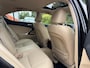 Lexus IS 250 Executive Black'on'Black Stoelkoeling Onderhouden