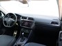 Volkswagen Tiguan 1.5 TSI ACT Highline | Wegklapbare trekhaak | Parkeersensoren voor & achter | Stoelverwarming | Apple carplay / Android auto | ACC |