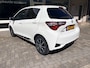 Toyota Yaris 1.5 VVT-i Dynamic Achteruitrij camera/Autom. airco/Audio installatie/Hoogte verstelbare stoelen/verwarmde elektrisch verstelbare spiegels /Cruise controle/Keyless entry/Led dagrij verl./Mistlampen voor/Leder m