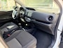 Toyota Yaris 1.5 VVT-i Dynamic Achteruitrij camera/Autom. airco/Audio installatie/Hoogte verstelbare stoelen/verwarmde elektrisch verstelbare spiegels /Cruise controle/Keyless entry/Led dagrij verl./Mistlampen voor/Leder m