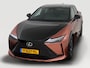 Lexus RZ 450e Executive Line 71 kWh | BTW voertuig | Panoramadak | Stoel+stuurverwarming | Blind Spot Monitor | Parkeersensoren voor+achter | Apple CarPlay/Android Auto | Elektrische Achterklep | Navigatie |