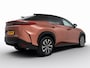 Lexus RZ 450e Executive Line 71 kWh | BTW voertuig | Panoramadak | Stoel+stuurverwarming | Blind Spot Monitor | Parkeersensoren voor+achter | Apple CarPlay/Android Auto | Elektrische Achterklep | Navigatie |